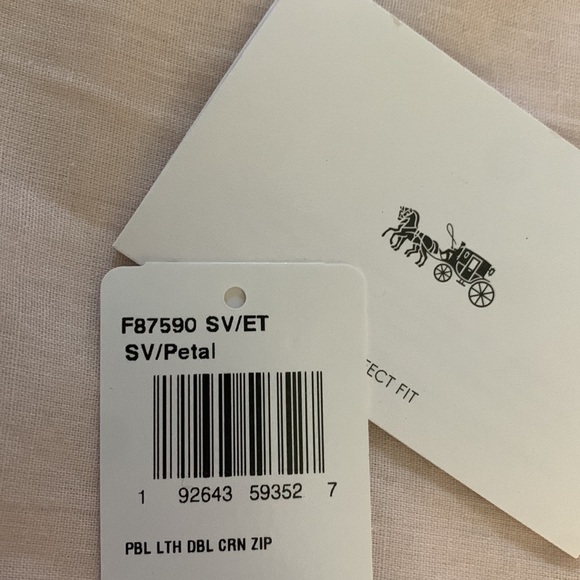 Coach - Picture 9 of 9